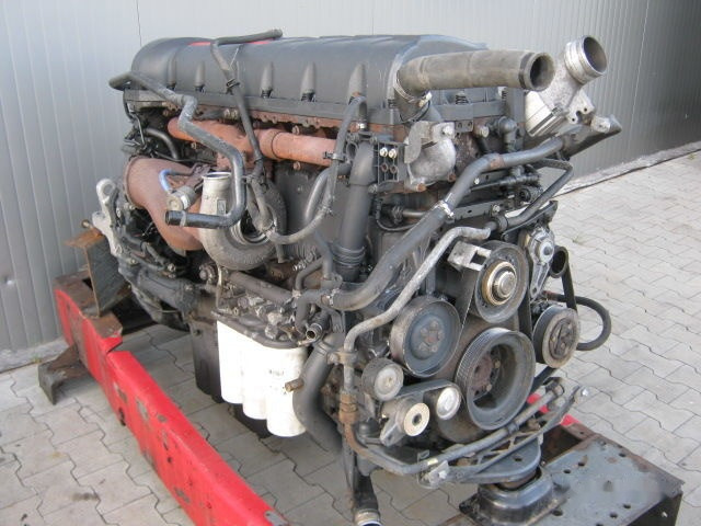 Renault DXI 11 440 E3 Renault Premium - Motor - Teherautó: 1 kép. Renault DXI 11 440 E3 Renault Premium - Motor - Teherautó: 1 kép.