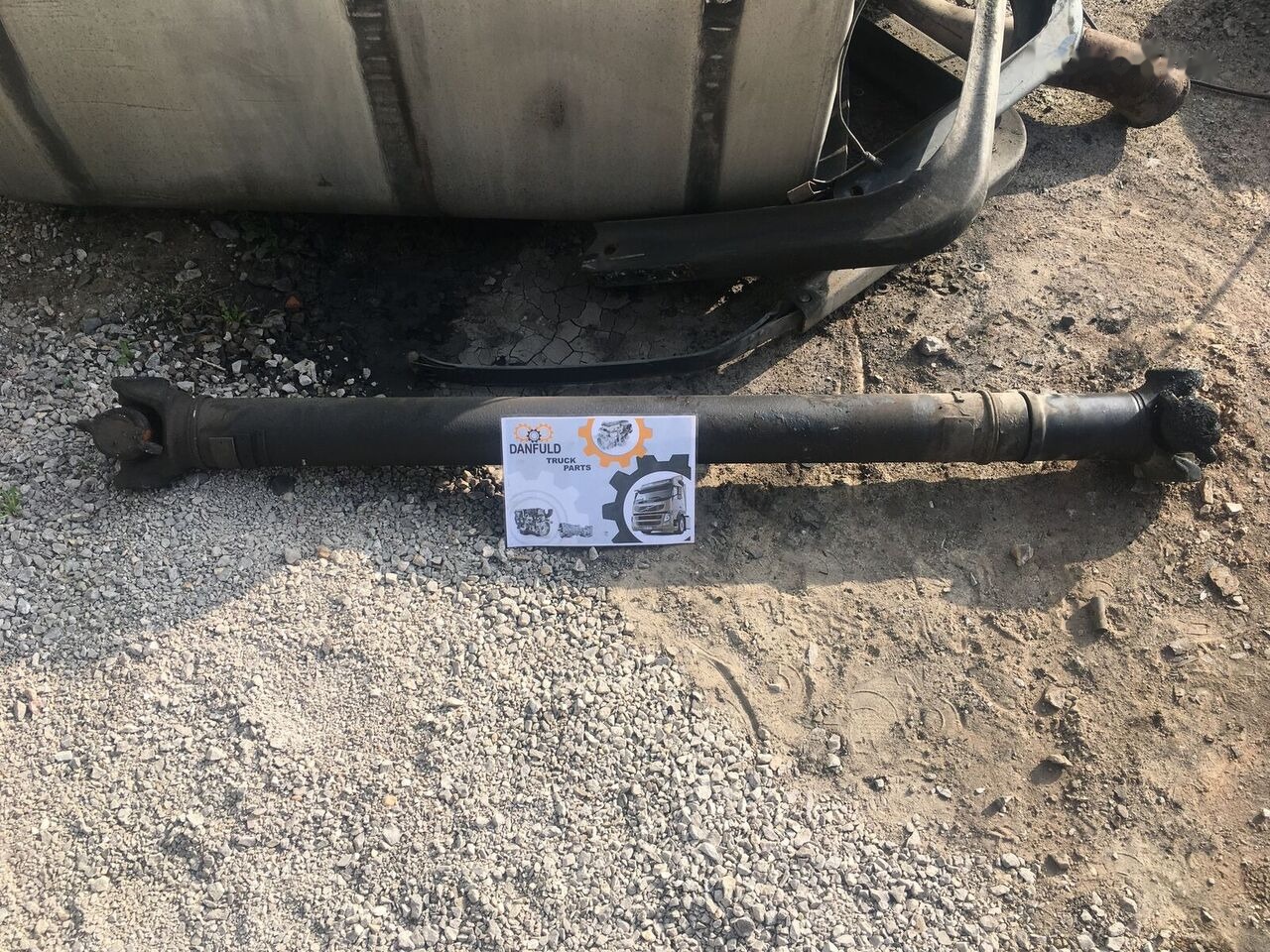 Scania 114L truck - Kardántengely - Teherautó: 1 kép. Scania 114L truck - Kardántengely - Teherautó: 1 kép.