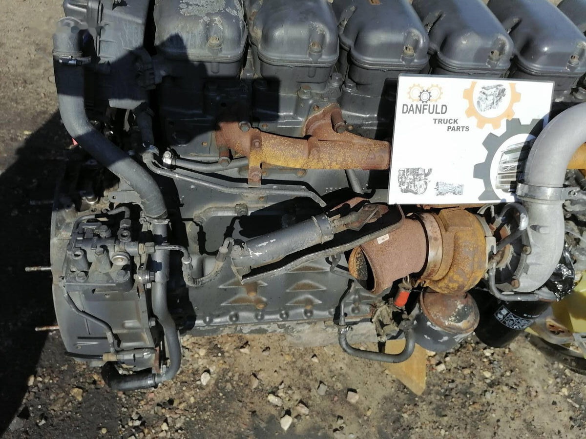 Scania DC1108 truck - Motor - Teherautó: 1 kép. Scania DC1108 truck - Motor - Teherautó: 1 kép.