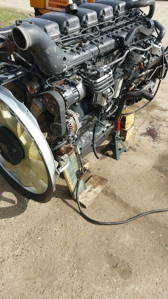 Scania DC13112 Scania truck - Motor - Teherautó: 3 kép. Scania DC13112 Scania truck - Motor - Teherautó: 3 kép.