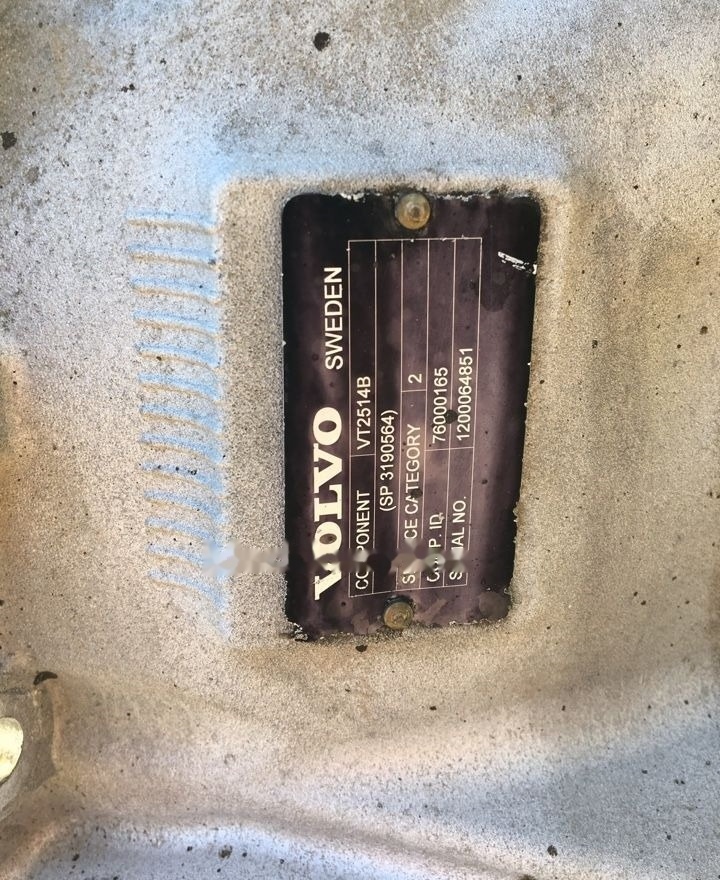 Volvo FH VT2514B Volvo - Sebességváltó - Teherautó: 3 kép. Volvo FH VT2514B Volvo - Sebességváltó - Teherautó: 3 kép.