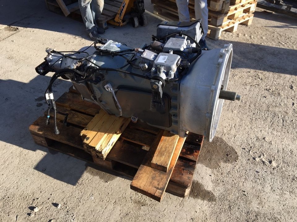 Volvo FH VT2514B Volvo - Sebességváltó - Teherautó: 2 kép. Volvo FH VT2514B Volvo - Sebességváltó - Teherautó: 2 kép.