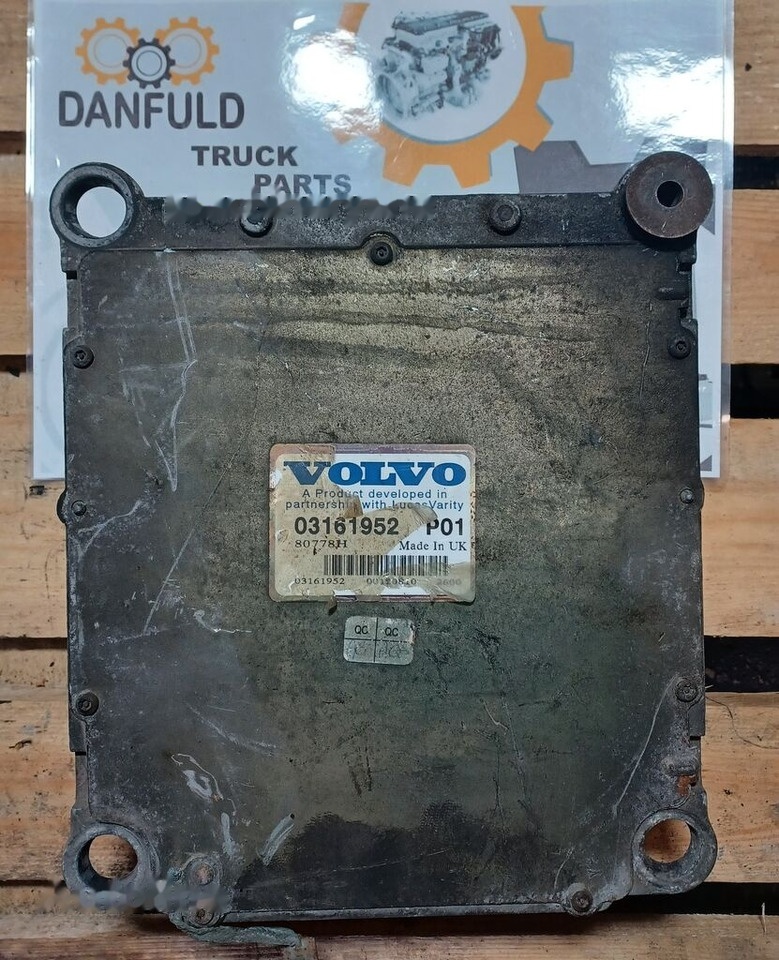 Volvo truck - ECU - Teherautó: 2 kép. Volvo truck - ECU - Teherautó: 2 kép.