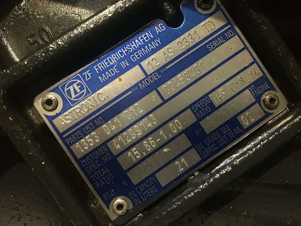 ZF 12AS 2331TD +intarder 1353041012 - Sebességváltó - Teherautó: 1 kép. ZF 12AS 2331TD +intarder 1353041012 - Sebességváltó - Teherautó: 1 kép.