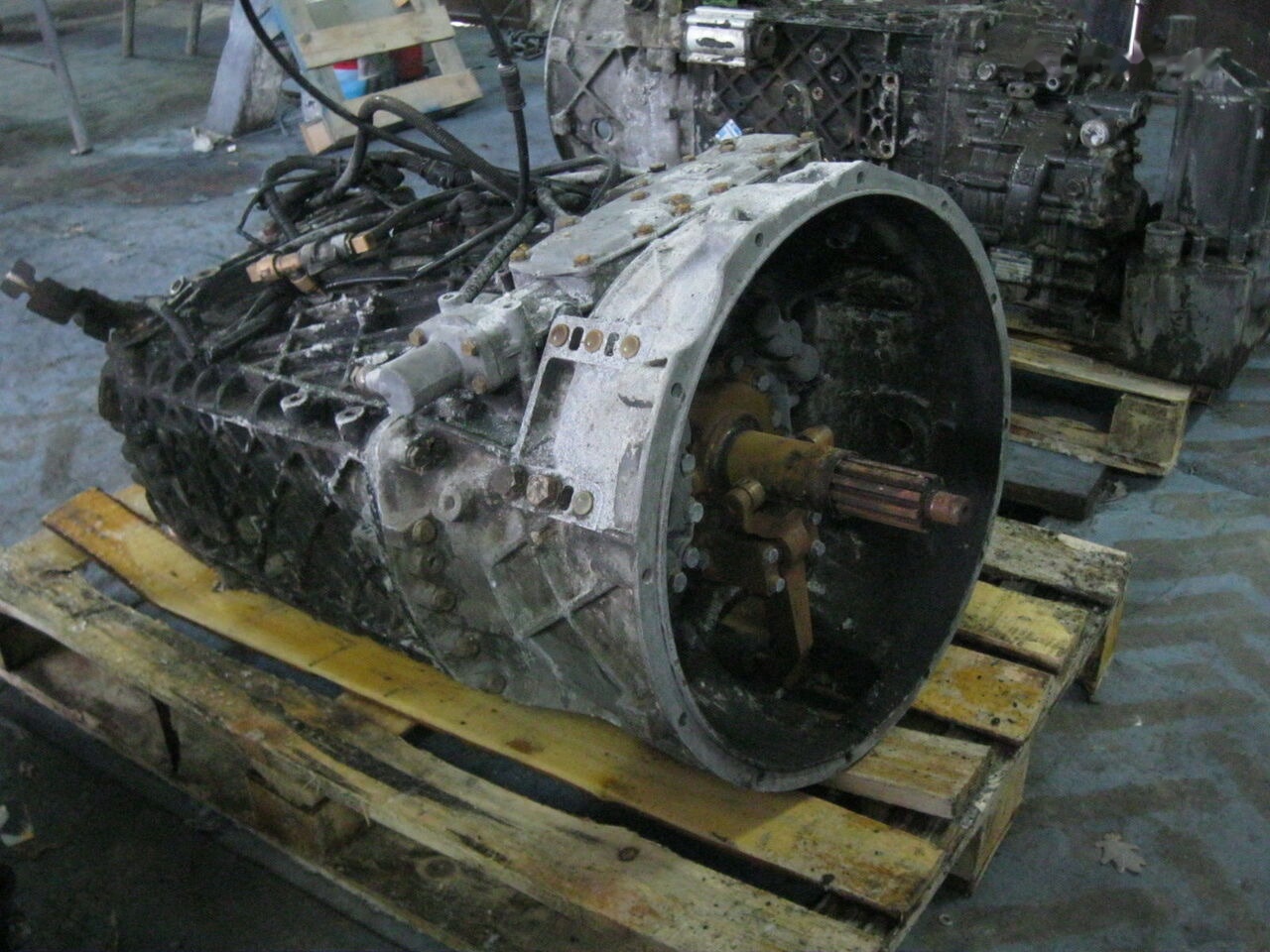 ZF 16S221 DAF XF 95 - Sebességváltó - Teherautó: 1 kép. ZF 16S221 DAF XF 95 - Sebességváltó - Teherautó: 1 kép.