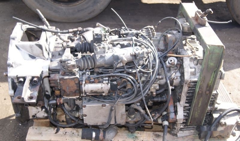 ZF 6S 150 C - Sebességváltó - Teherautó: 2 kép. ZF 6S 150 C - Sebességváltó - Teherautó: 2 kép.