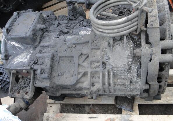 ZF S6-85 1310050063 - Sebességváltó - Teherautó: 3 kép. ZF S6-85 1310050063 - Sebességváltó - Teherautó: 3 kép.