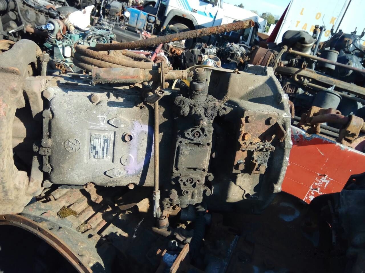 ZF S6-90 - Sebességváltó - Teherautó: 4 kép. ZF S6-90 - Sebességváltó - Teherautó: 4 kép.