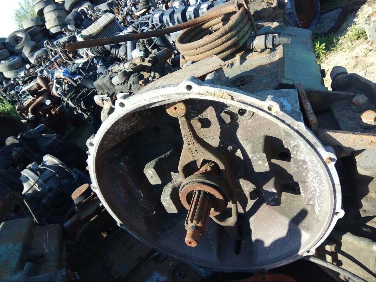 ZF S6-90 - Sebességváltó - Teherautó: 1 kép. ZF S6-90 - Sebességváltó - Teherautó: 1 kép.