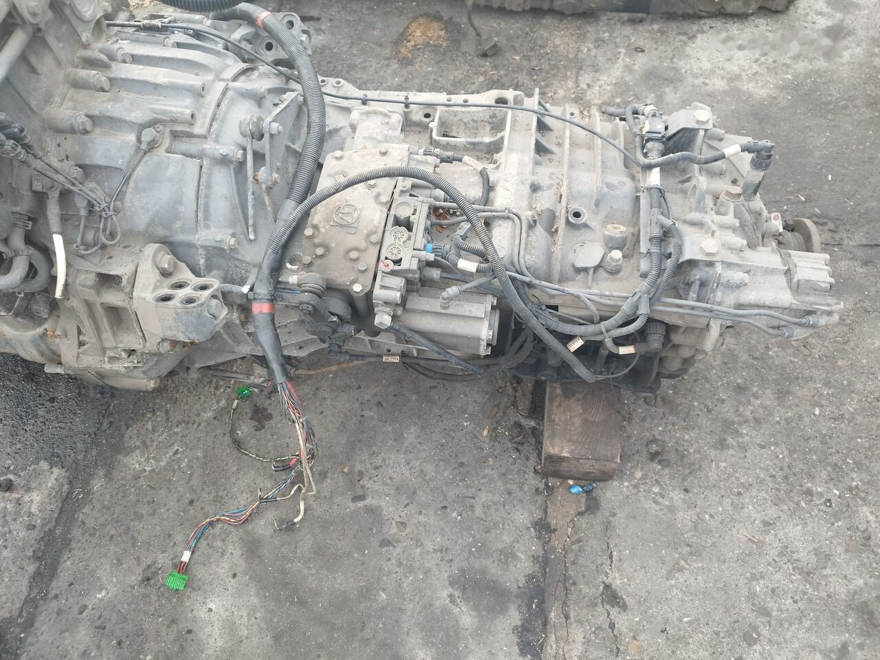 ZF truck - Sebességváltó - Teherautó: 3 kép. ZF truck - Sebességváltó - Teherautó: 3 kép.