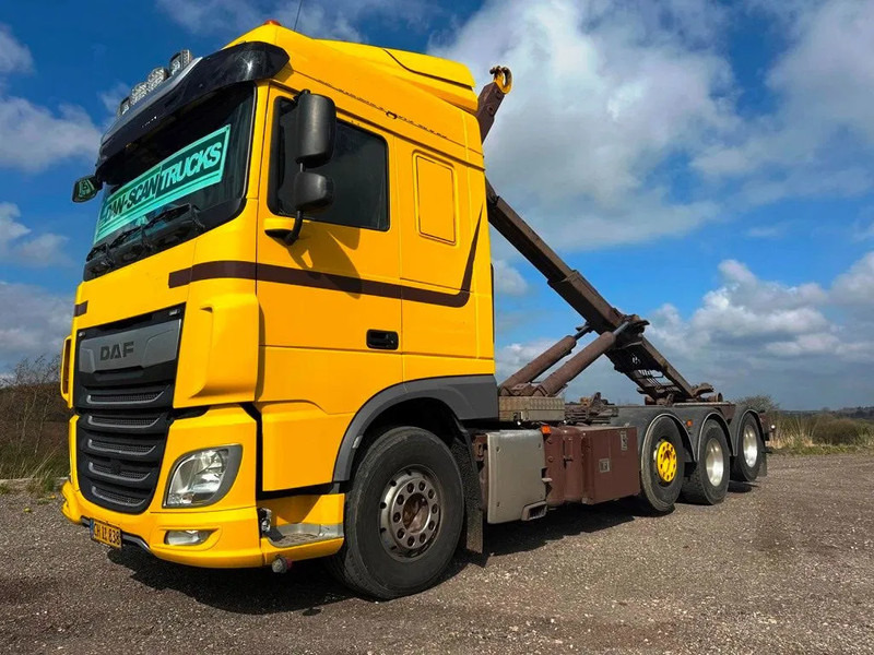 DAF XF 530 Hoglift with knæk arm. - Horgos rakodó teherautó: 1 kép. DAF XF 530 Hoglift with knæk arm. - Horgos rakodó teherautó: 1 kép.