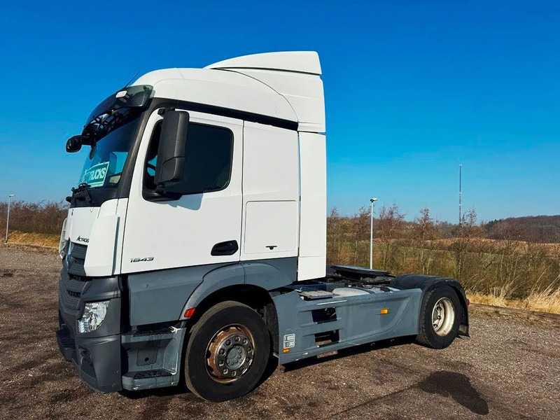 Mercedes-Benz Actros 1843 Euro 6. - Nyergesvontató: 3 kép. Mercedes-Benz Actros 1843 Euro 6. - Nyergesvontató: 3 kép.