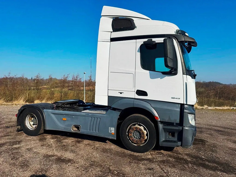 Nyergesvontató Mercedes-Benz Actros 1843 Euro 6.: 6 kép.
