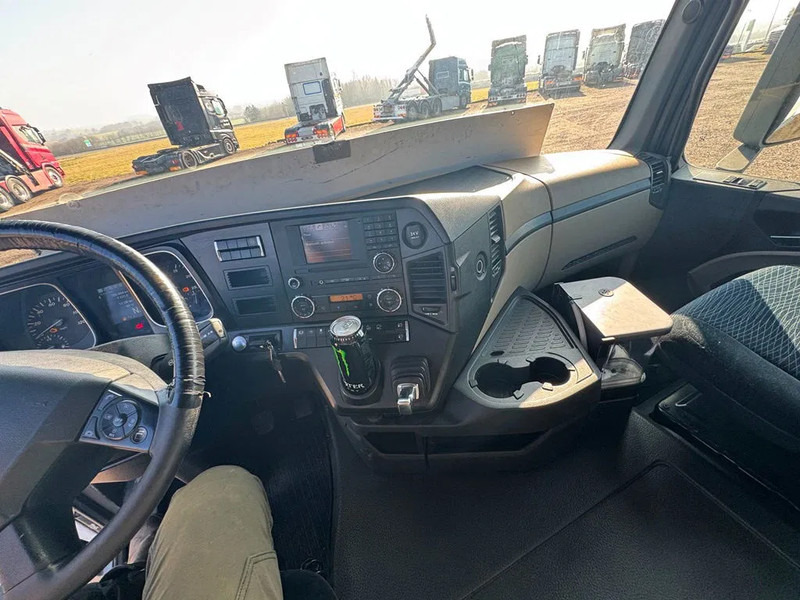 Nyergesvontató Mercedes-Benz Actros 1843 Euro 6.: 16 kép.
