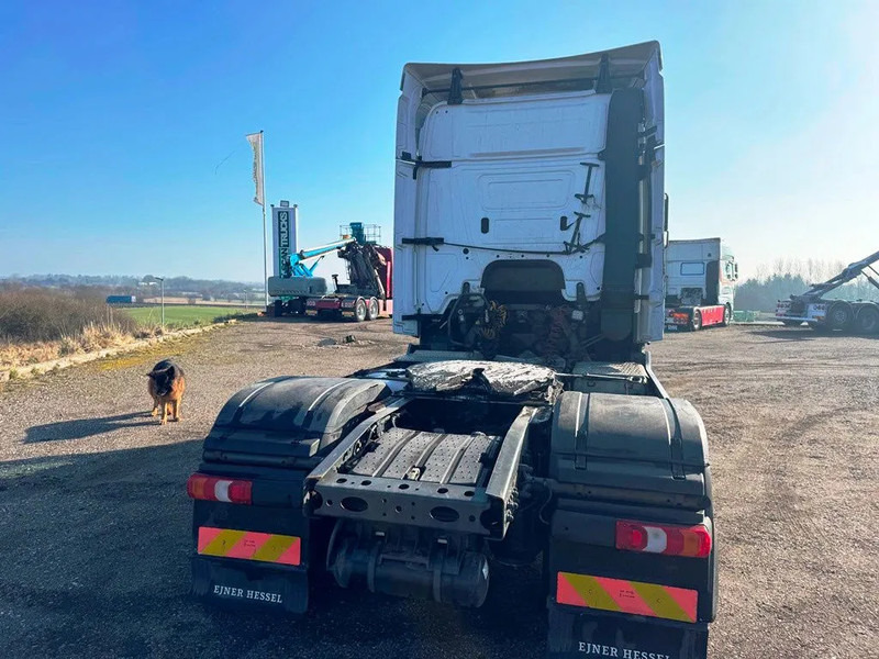 Nyergesvontató Mercedes-Benz Actros 1843 Euro 6.: 8 kép.