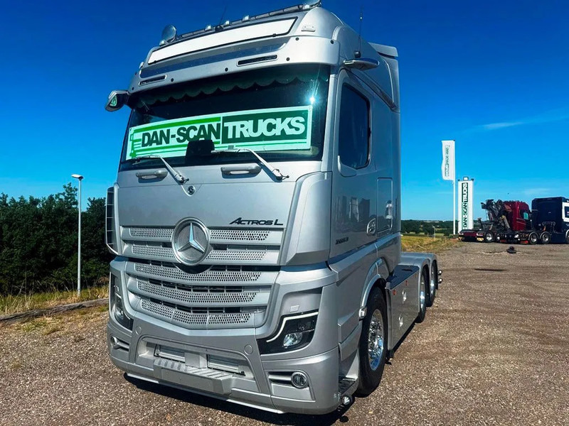 Mercedes-Benz Actros 2653 Special Interior. 6x2 3250mm weelbase. Air / Air suspension. hydr. syatem. Invertor. Micro wave. - Nyergesvontató: 4 kép. Mercedes-Benz Actros 2653 Special Interior. 6x2 3250mm weelbase. Air / Air suspension. hydr. syatem. Invertor. Micro wave. - Nyergesvontató: 4 kép.