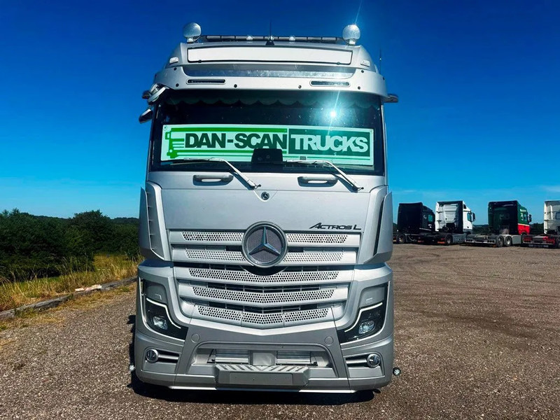 Mercedes-Benz Actros 2653 Special Interior. 6x2 3250mm weelbase. Air / Air suspension. hydr. syatem. Invertor. Micro wave. - Nyergesvontató: 5 kép. Mercedes-Benz Actros 2653 Special Interior. 6x2 3250mm weelbase. Air / Air suspension. hydr. syatem. Invertor. Micro wave. - Nyergesvontató: 5 kép.