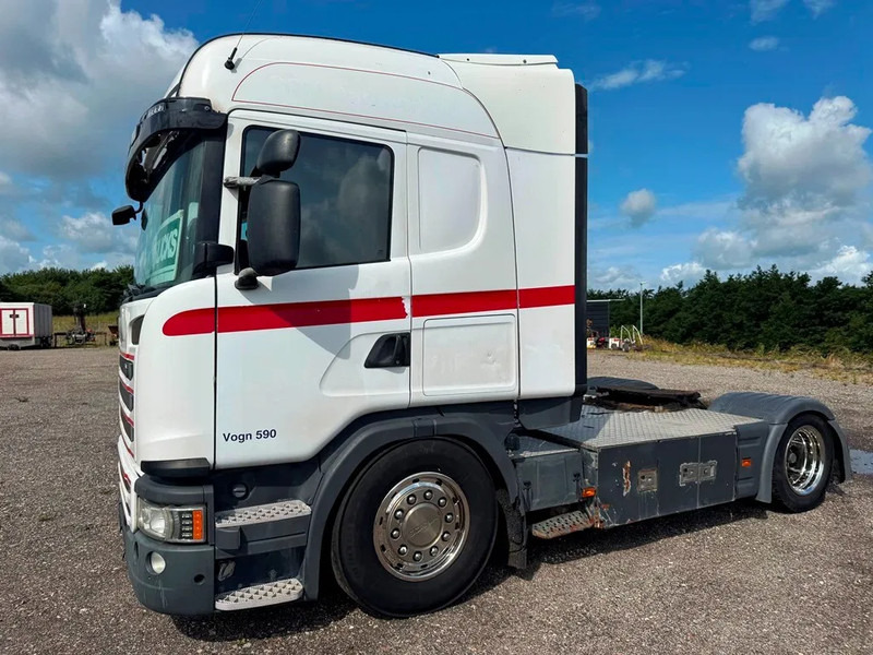 Scania G450 Scania G450 - Nyergesvontató: 3 kép. Scania G450 Scania G450 - Nyergesvontató: 3 kép.