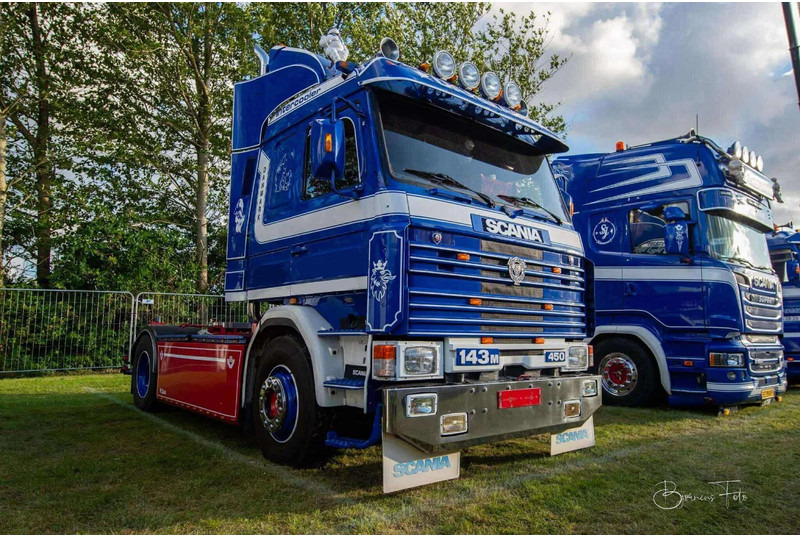 Scania R143-450 V8 - Nyergesvontató: 2 kép. Scania R143-450 V8 - Nyergesvontató: 2 kép.