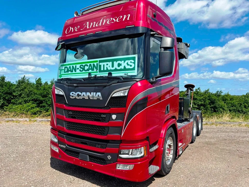 Scania R650 V8 NGS Special Interior. Crane on looks . 6x4 - Nyergesvontató: 4 kép. Scania R650 V8 NGS Special Interior. Crane on looks . 6x4 - Nyergesvontató: 4 kép.