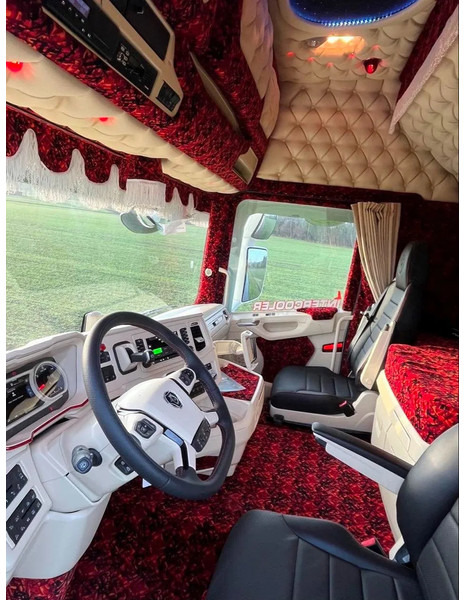 Scania R770 V8 NGS Special Interior. Only 110000 km. Air/ Air suspensiom. Hydr, system. - Nyergesvontató: 4 kép. Scania R770 V8 NGS Special Interior. Only 110000 km. Air/ Air suspensiom. Hydr, system. - Nyergesvontató: 4 kép.