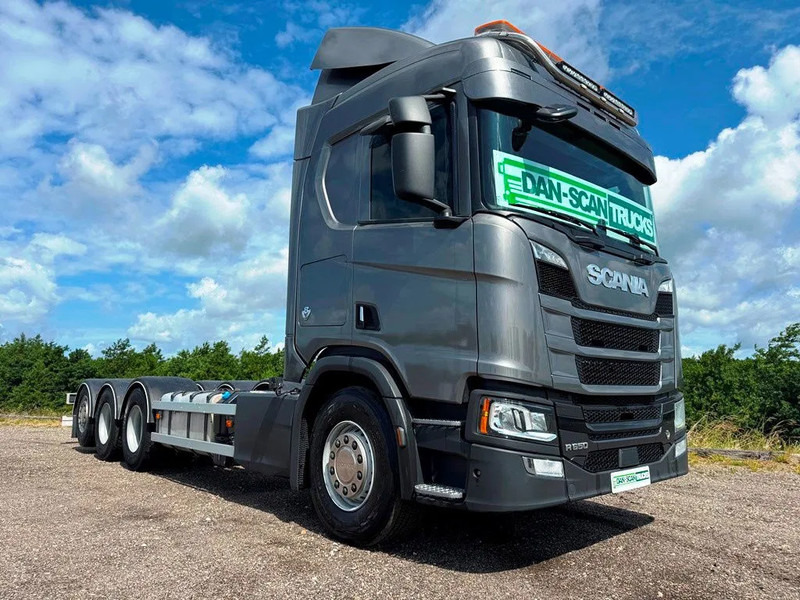 Scania R650 V8 NGS Steel / Air suspension. 4550mm weelbase. - Alvaz teherautó: 2 kép. Scania R650 V8 NGS Steel / Air suspension. 4550mm weelbase. - Alvaz teherautó: 2 kép.