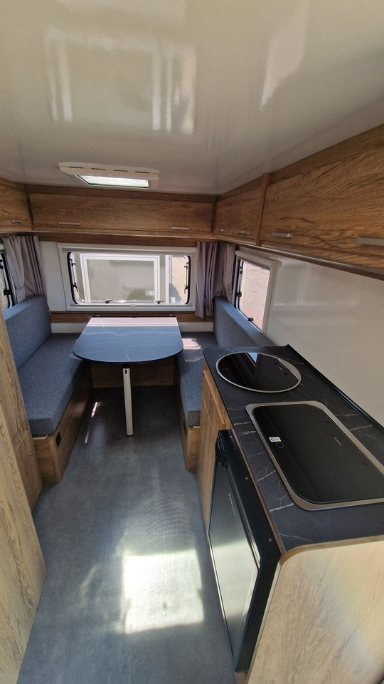 N-LAZUR Niewiadów Nowa Przyczepa Kempingowa dla 4 osób z Łazienką - Lakókocsi: 1 kép. N-LAZUR Niewiadów Nowa Przyczepa Kempingowa dla 4 osób z Łazienką - Lakókocsi: 1 kép.