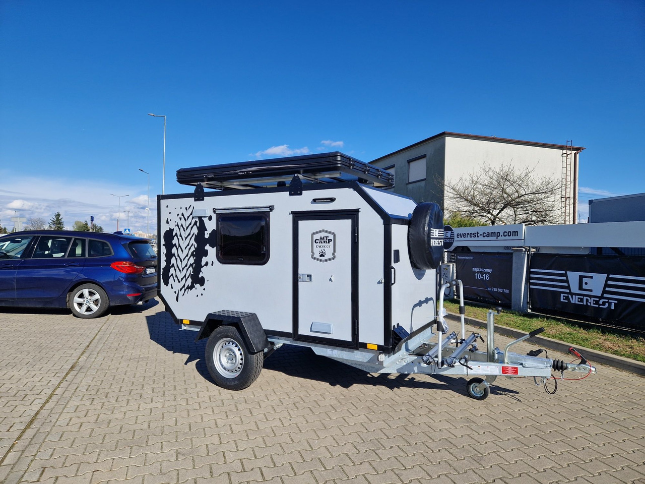 NOWA 2024r. Przyczepa Wyprawowa Turystyczna Off-ROAD Everest MT-CAMP - Lakókocsi: 4 kép. NOWA 2024r. Przyczepa Wyprawowa Turystyczna Off-ROAD Everest MT-CAMP - Lakókocsi: 4 kép.