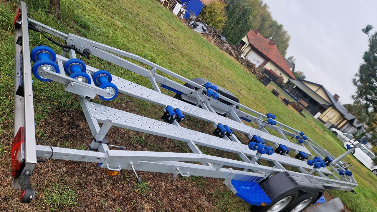 Nowa Przyczepa Podłodziowa 3500kg do 10M Niewiadów P3585HT - Csónakszállító utánfutó: 5 kép. Nowa Przyczepa Podłodziowa 3500kg do 10M Niewiadów P3585HT - Csónakszállító utánfutó: 5 kép.