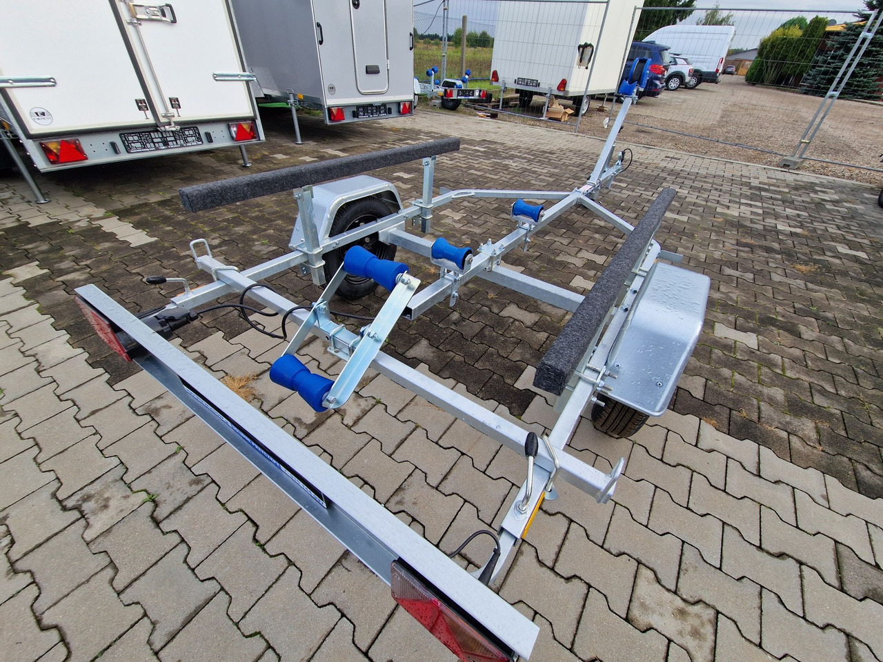 Nowa Przyczepa Podłodziowa ponton łódź 350 - 550cm Niewiadów P400 P415 - Pótkocsi autószállító: 4 kép. Nowa Przyczepa Podłodziowa ponton łódź 350 - 550cm Niewiadów P400 P415 - Pótkocsi autószállító: 4 kép.