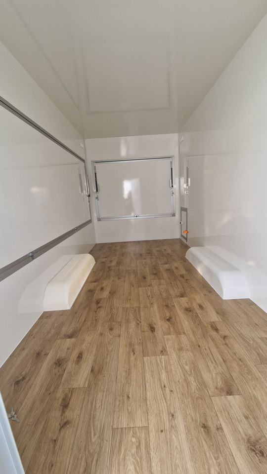 Przyczepa Gastronomiczna Handlowa FoodTruck - Büfékocsi: 5 kép. Przyczepa Gastronomiczna Handlowa FoodTruck - Büfékocsi: 5 kép.