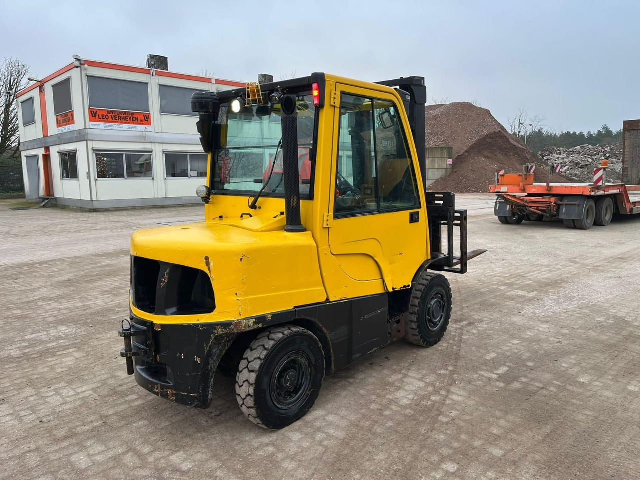 Hyster H4.5 - Dízel targonca: 3 kép. Hyster H4.5 - Dízel targonca: 3 kép.