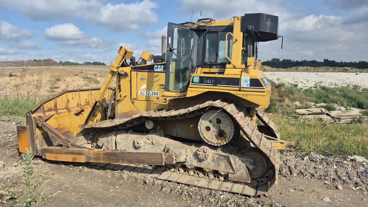 CATERPILLAR D6R II DS LGP - Buldózer: 2 kép. CATERPILLAR D6R II DS LGP - Buldózer: 2 kép.