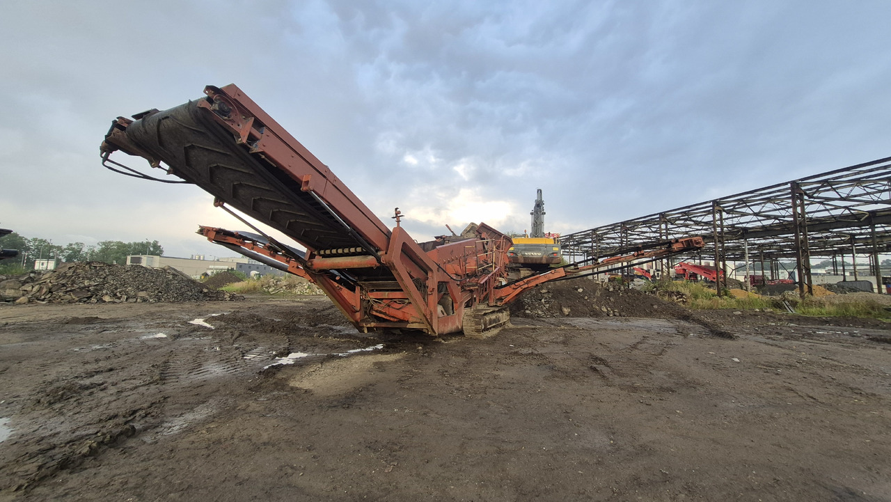 Fintec 640 - Osztályozó berendezés: 4 kép. Fintec 640 - Osztályozó berendezés: 4 kép.