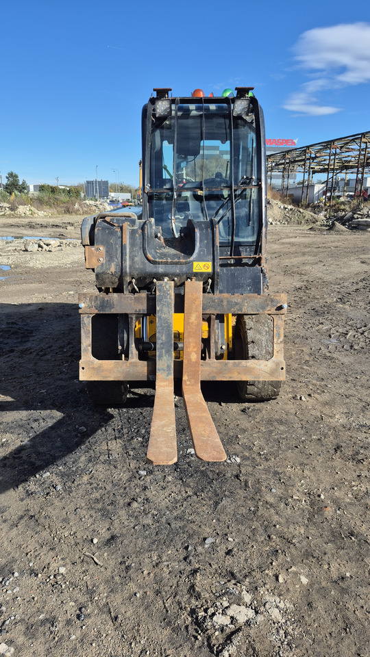 JCB TLT35D 2WD - Dízel targonca: 3 kép. JCB TLT35D 2WD - Dízel targonca: 3 kép.