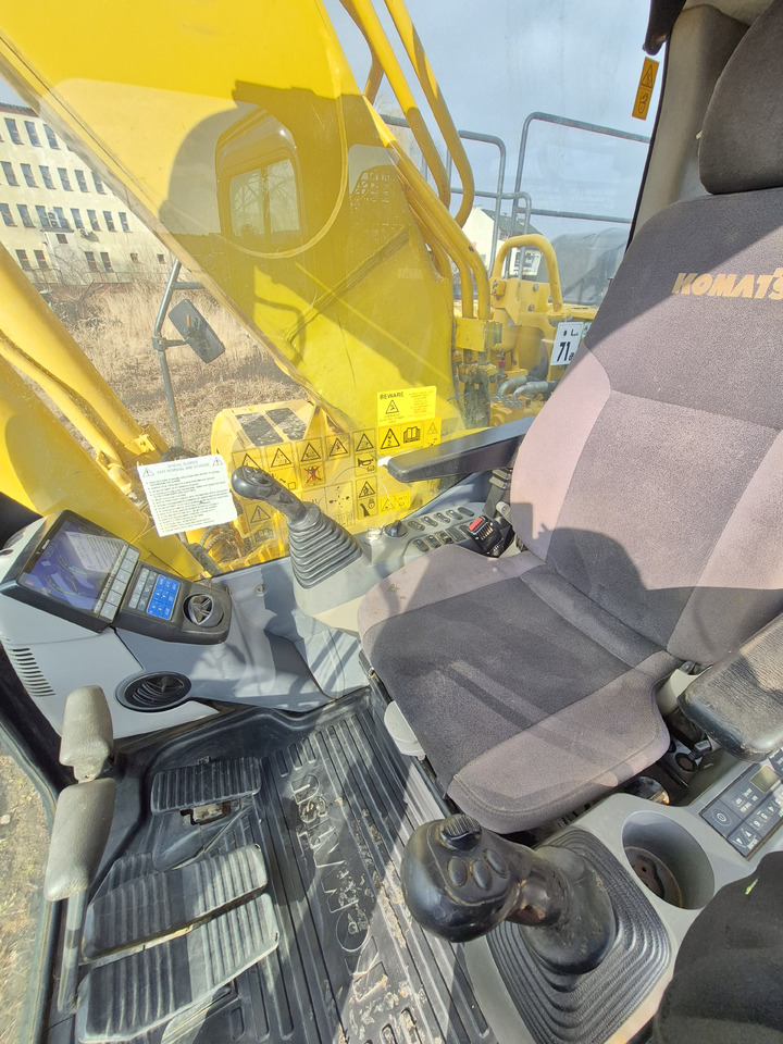 Lánctalpas kotró KOMATSU PC360LC 10: 20 kép. Lánctalpas kotró KOMATSU PC360LC 10: 20 kép.