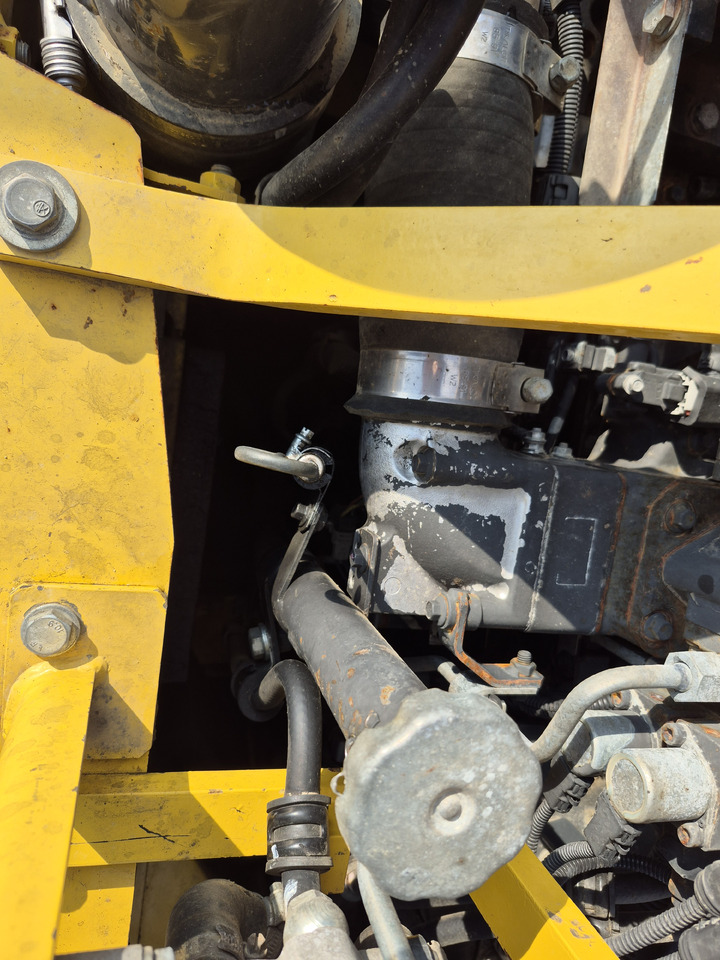 Lánctalpas kotró KOMATSU PC360LC 10: 16 kép. Lánctalpas kotró KOMATSU PC360LC 10: 16 kép.