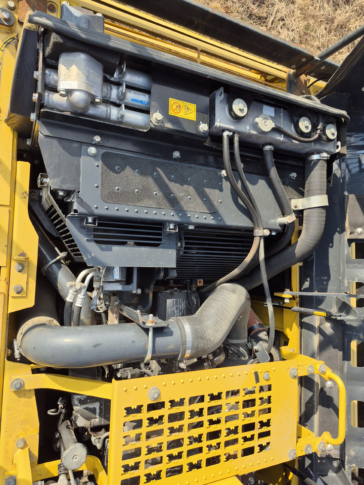 Lánctalpas kotró KOMATSU PC360LC 10: 14 kép. Lánctalpas kotró KOMATSU PC360LC 10: 14 kép.