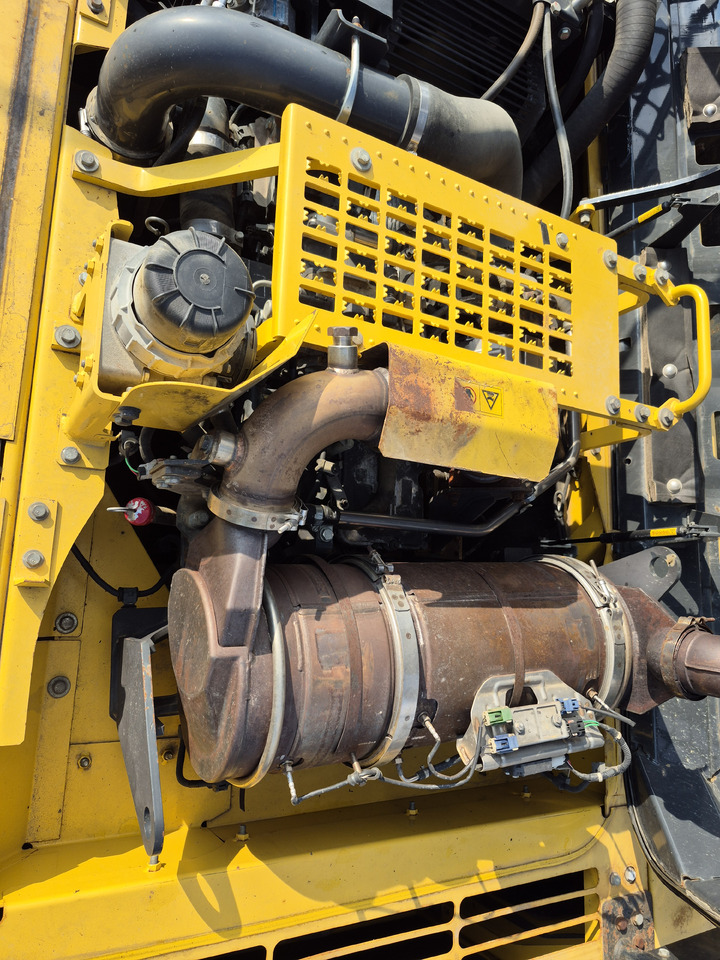 Lánctalpas kotró KOMATSU PC360LC 10: 15 kép. Lánctalpas kotró KOMATSU PC360LC 10: 15 kép.