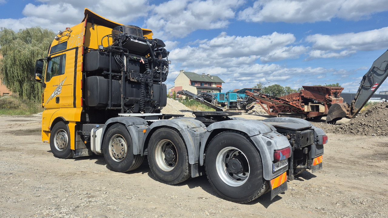 MAN TGX 41.680 - Nyergesvontató: 4 kép. MAN TGX 41.680 - Nyergesvontató: 4 kép.