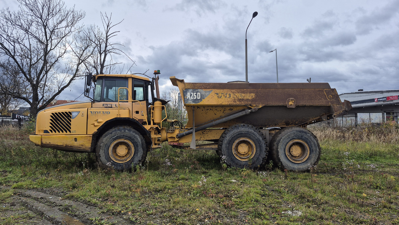 VOLVO A25D - Csuklós dömper: 1 kép. VOLVO A25D - Csuklós dömper: 1 kép.