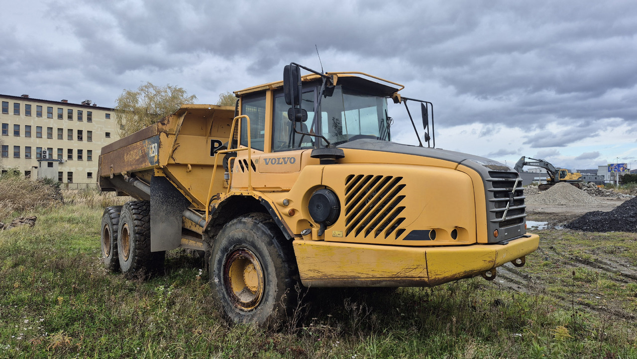 VOLVO A25D - Csuklós dömper: 5 kép. VOLVO A25D - Csuklós dömper: 5 kép.