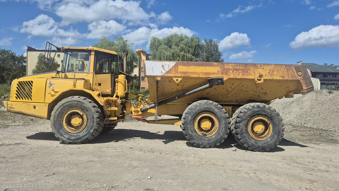 VOLVO A30D - Csuklós dömper: 2 kép. VOLVO A30D - Csuklós dömper: 2 kép.