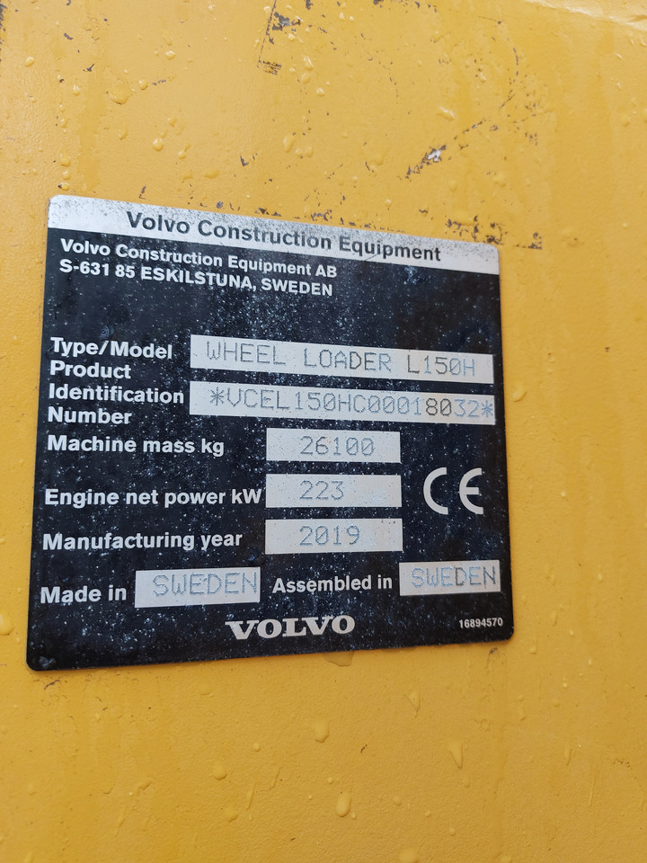Gumikerekes homlokrakodó VOLVO L150H: 13 kép.