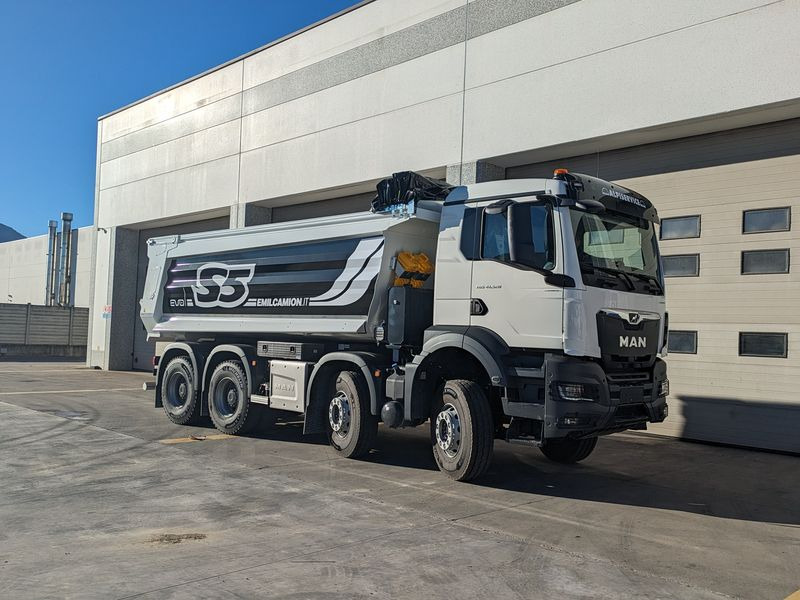 CAMION RIBALTABILE 4 ASSI 520 hp VASCA S5 NUOVO MAN TGS 41.520 8x4 BB CH - Billenőplatós teherautó: 1 kép. CAMION RIBALTABILE 4 ASSI 520 hp VASCA S5 NUOVO MAN TGS 41.520 8x4 BB CH - Billenőplatós teherautó: 1 kép.