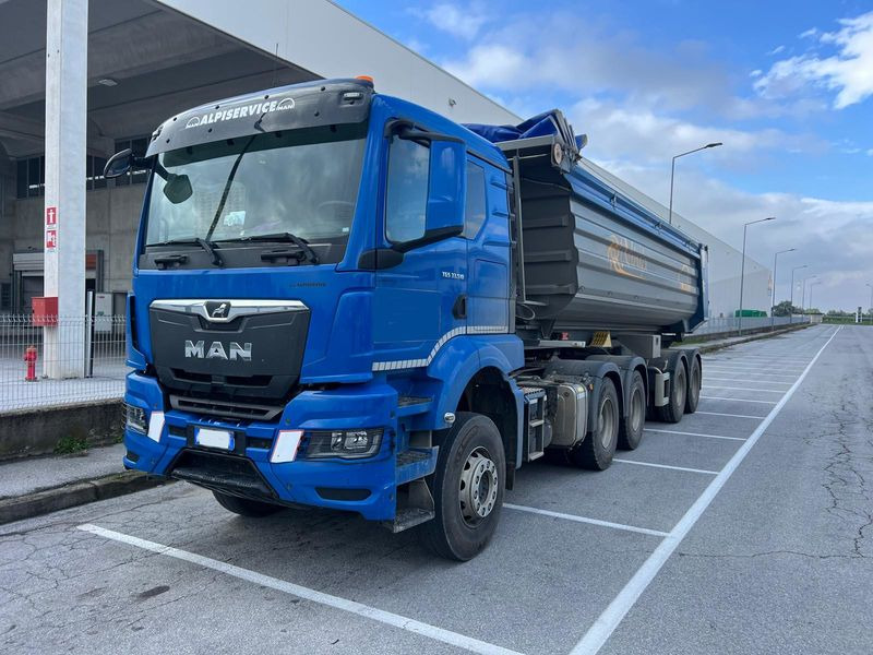 MAN TGS SEMIRIMORCHIO RIBALTABILE MAN TGS 33.510 - Billenőplatós teherautó: 1 kép. MAN TGS SEMIRIMORCHIO RIBALTABILE MAN TGS 33.510 - Billenőplatós teherautó: 1 kép.