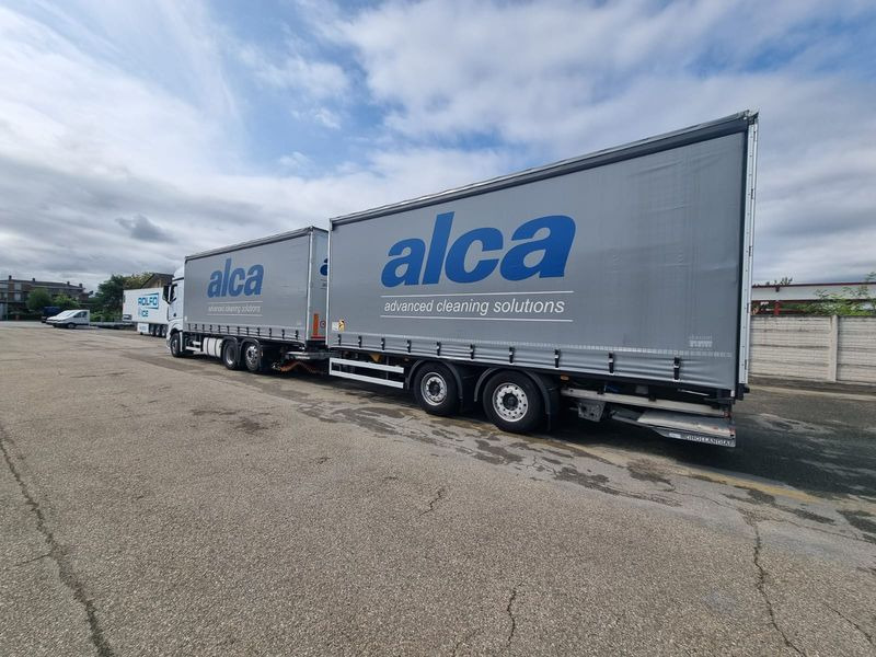 MERCEDES ACTROS MOTRICE + BIGA ACTROS 26.45 - Ponyvás teherautó: 4 kép. MERCEDES ACTROS MOTRICE + BIGA ACTROS 26.45 - Ponyvás teherautó: 4 kép.