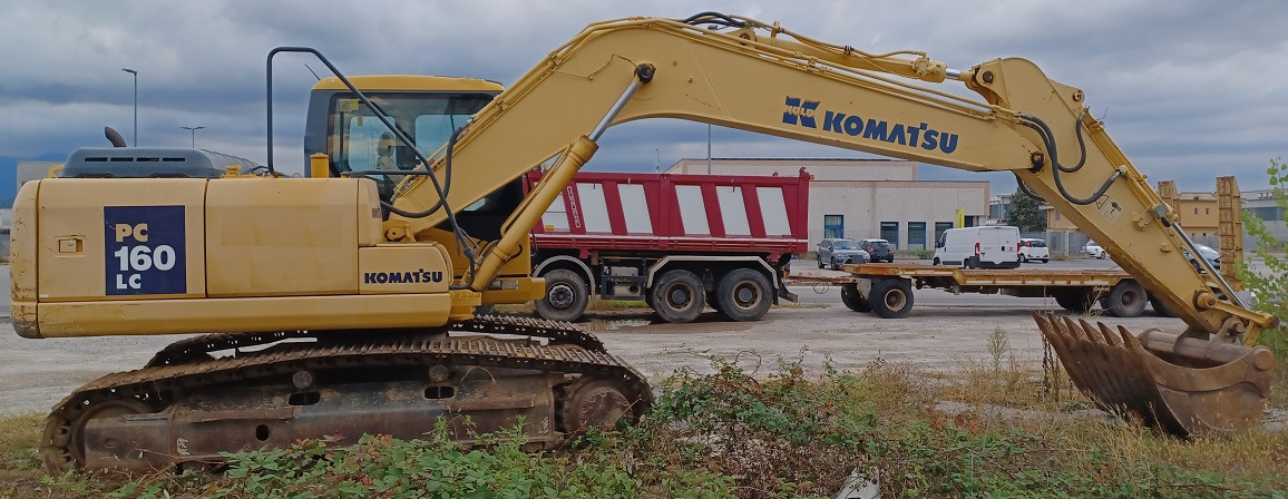 KOMATSU PC 160 LC-7K - Lánctalpas kotró: 1 kép. KOMATSU PC 160 LC-7K - Lánctalpas kotró: 1 kép.