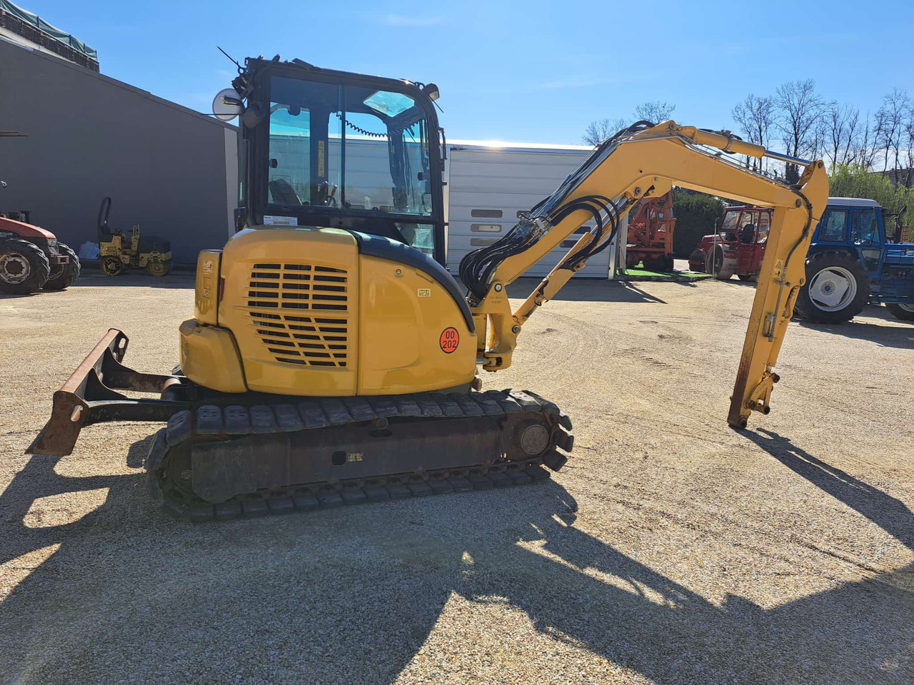 KOMATSU PC 55 MR - Minikotró: 4 kép. KOMATSU PC 55 MR - Minikotró: 4 kép.