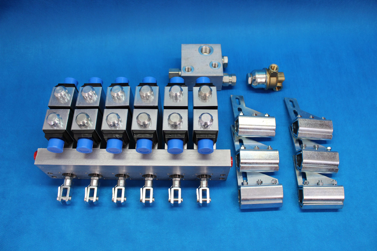 Actuator block MOD 10 for 6 function12/ 24VDC Retrofit Kit for crane with valve without solenoids Fassi Hiab Palfinger 12/24V - Építőipari gépek: 1 kép. Actuator block MOD 10 for 6 function12/ 24VDC Retrofit Kit for crane with valve without solenoids Fassi Hiab Palfinger 12/24V - Építőipari gépek: 1 kép.